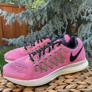 Nike Air Zoom Pegasus 32 Pink & Black 749344-600 Running Shoes. Women’s size 7